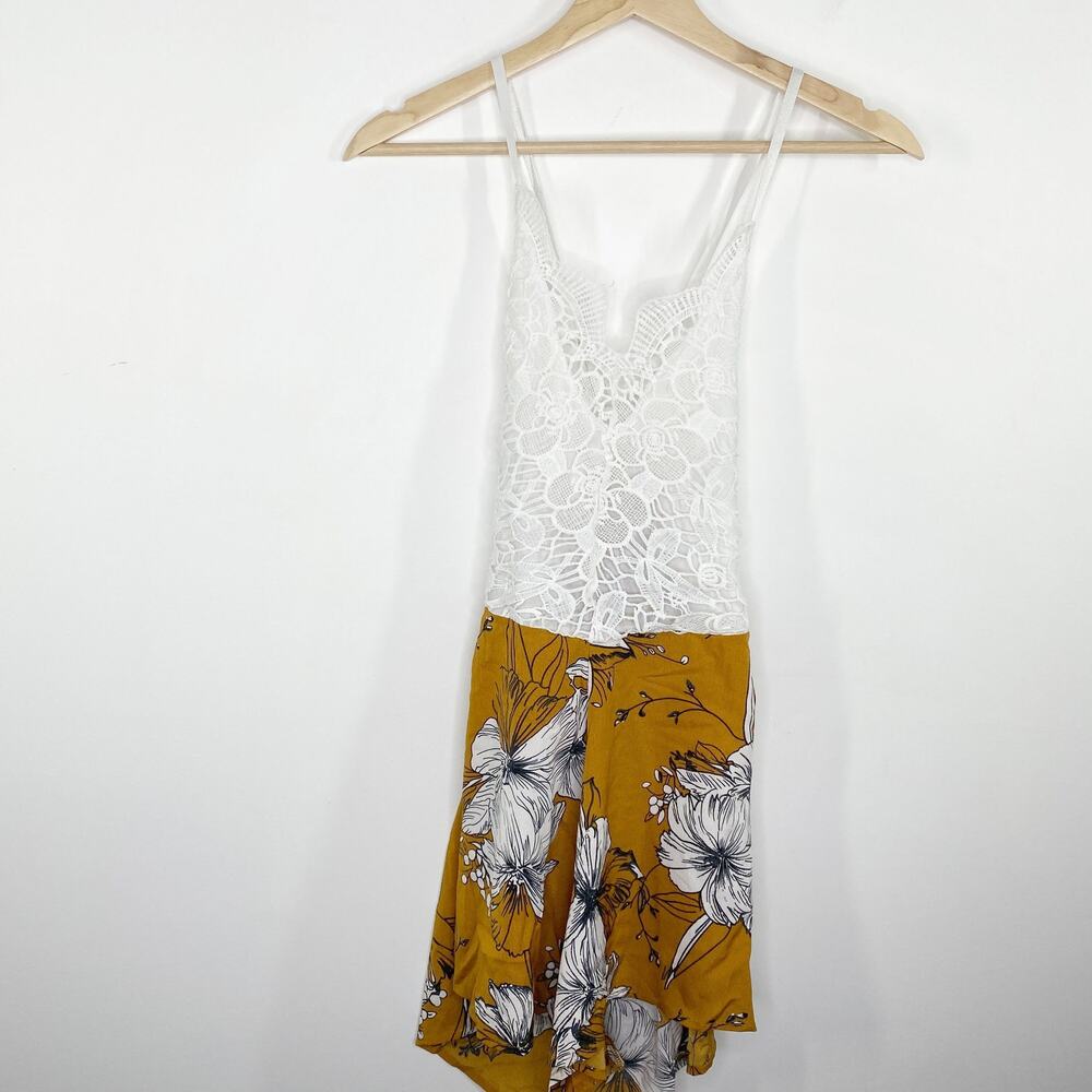 White Floral Lace Mustard Yellow Open Back Romper Women's‎ Size Small S